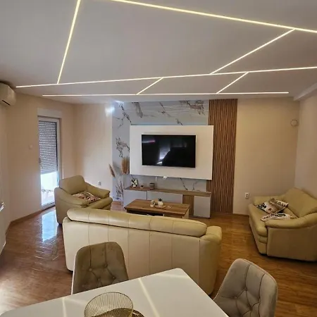 Centar Lux Temerinska Apartment Novi Sad