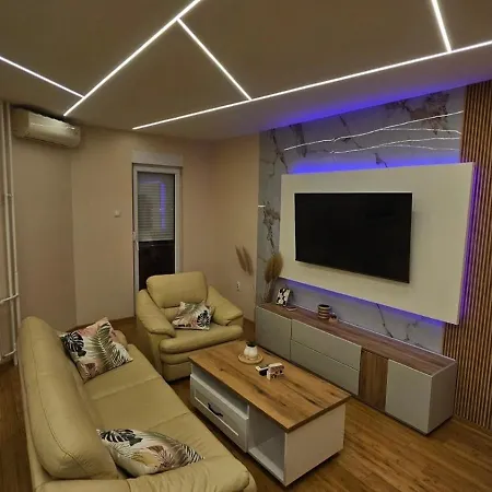 Centar Lux Temerinska Apartment